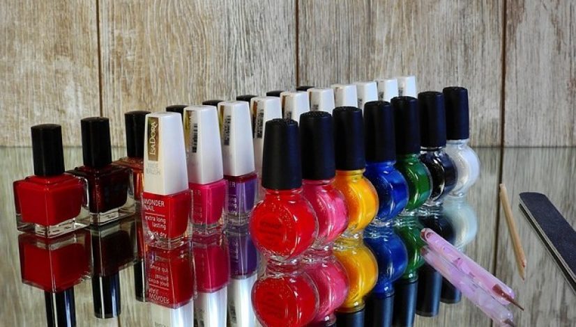 nail-polish-2112351_640